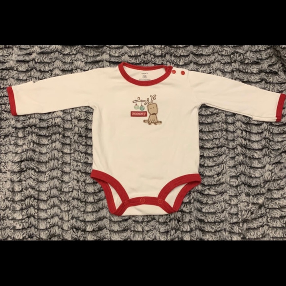 Newborn “I <3 Mommy” Xmas onesie
